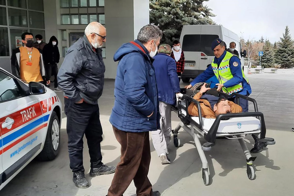 Konya\'da rahatsızlanan tır sürücüsünü jandarma hastaneye yetiştirdi