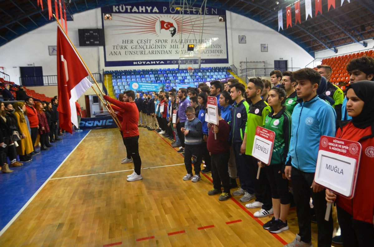 KYK\'li gençler masa tenisi bölge turnuvası Kütahya\'da başladı