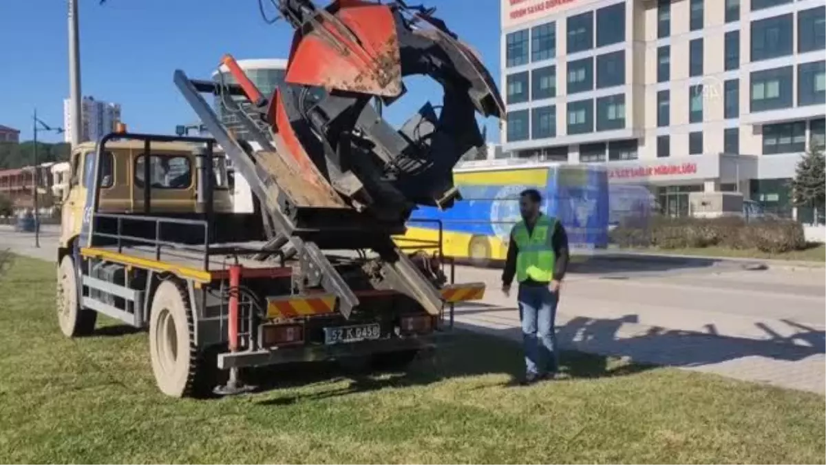 Ordulu ustalar tarafından ağaç sökme ve dikme makinesi üretildi