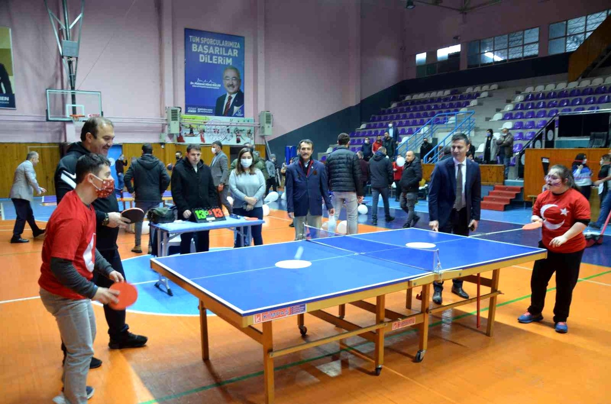 Özel çocuklar spor faaliyetleri ile eğlendi