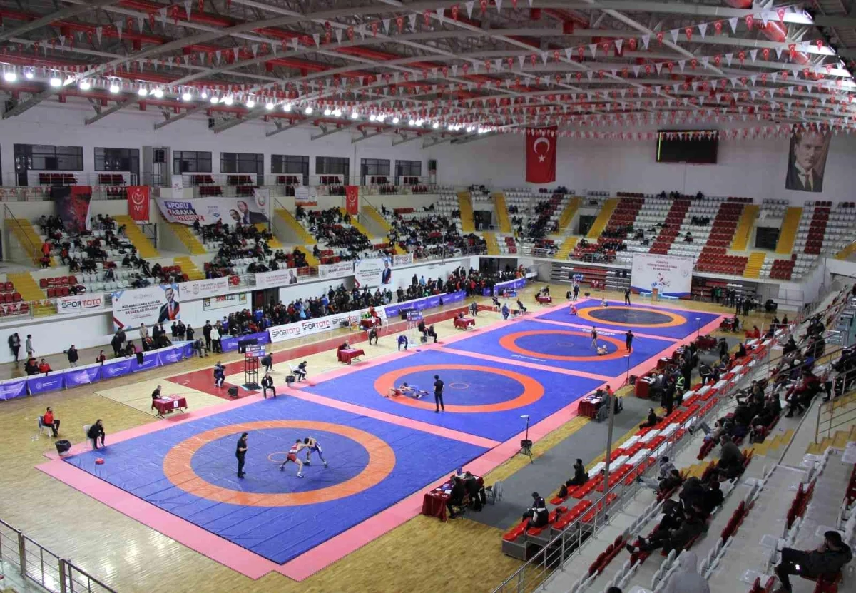 Sivas\'ta güreş şampiyonası heyecanı
