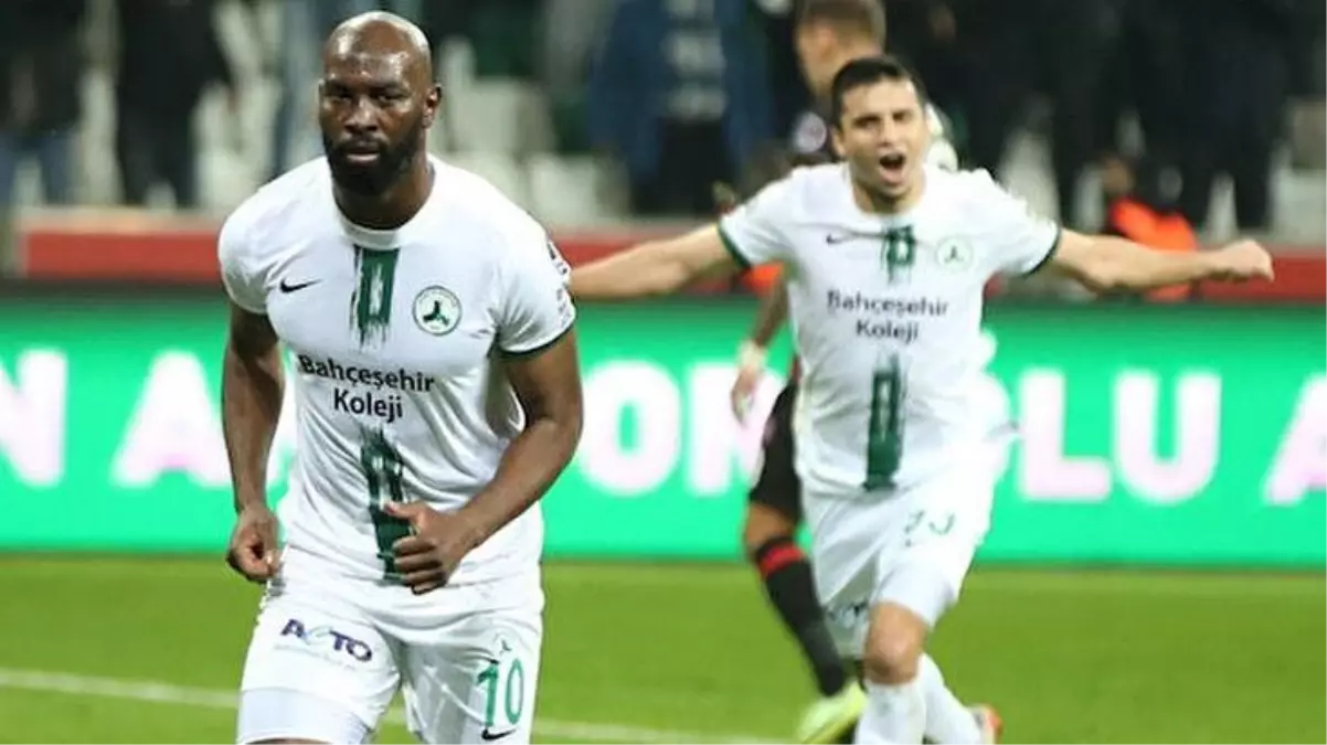 Giresunspor\'un yıldızı Doukara\'nın yaptığı hareket sonrası savunmaya çağrıldı!