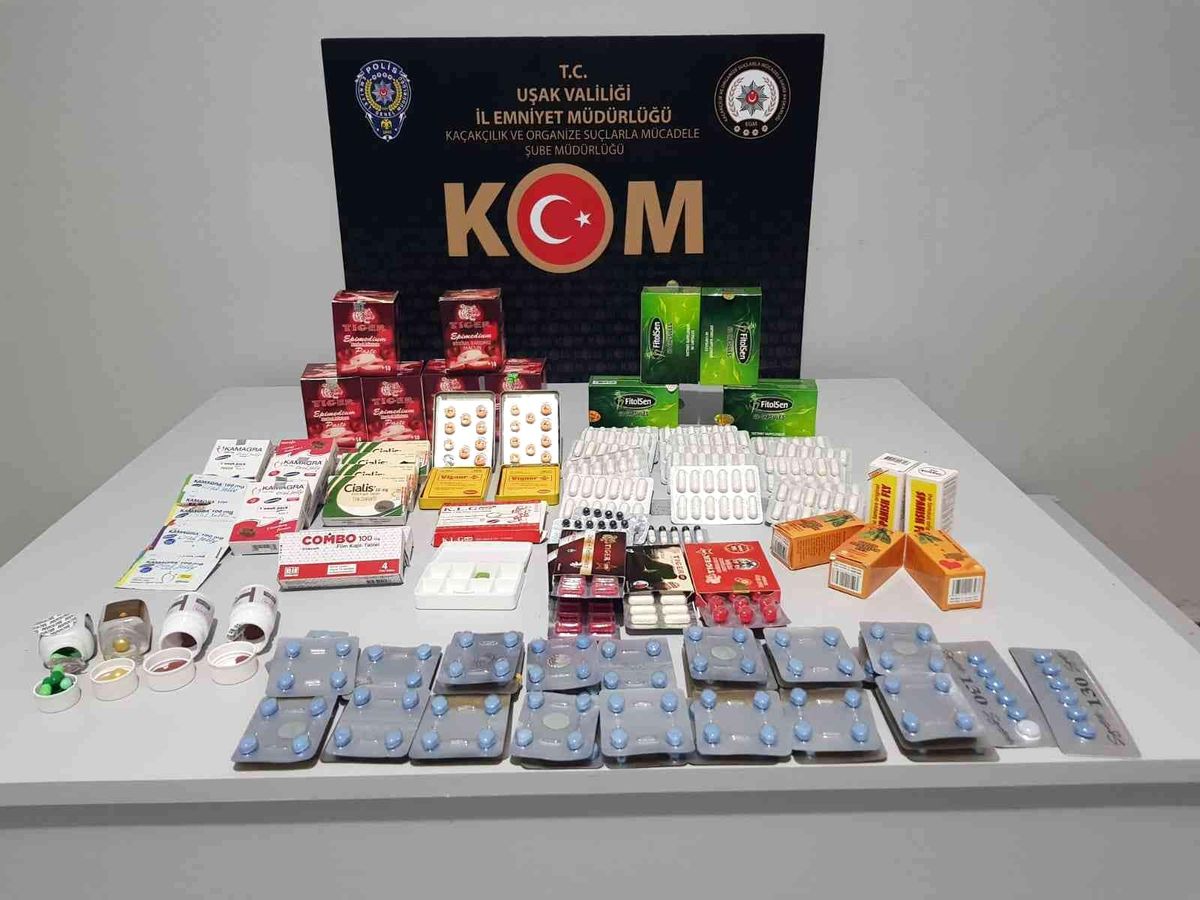 Uşak\'ta yüzlerce kaçak cinsel ürün ele geçirildi