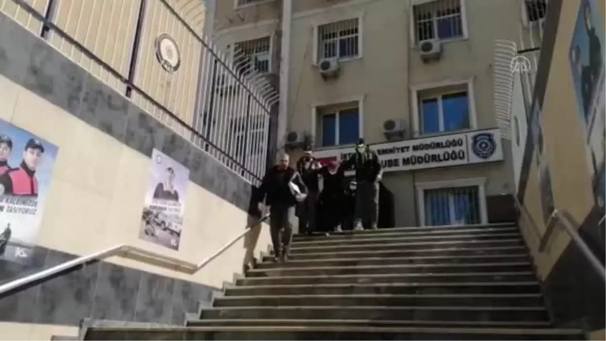 Üsküdar\'da döviz bürosu çalışanının taşıdığı parayı gasbeden 4 şüpheli yakalandı