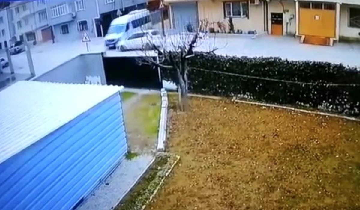 Aynı kavşakta 3 günde 3 kaza