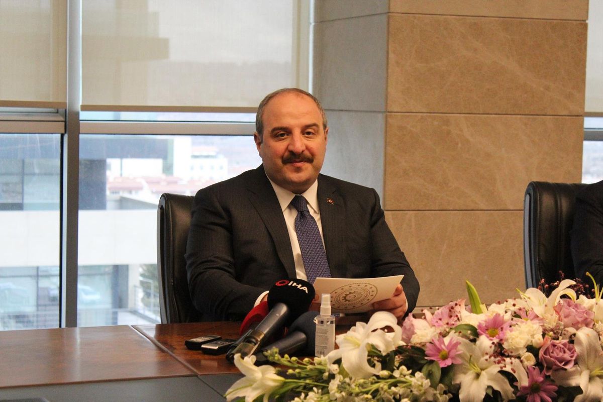 Son dakika haberi... Bakan Varank\'tan Ukrayna\'da barış çağrısı