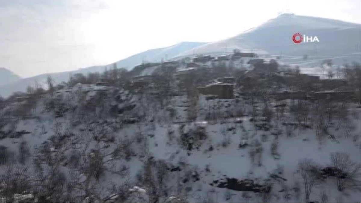 Bitlis\'te çığ tehlikesi nedeniyle 40 ev boşaltıldı