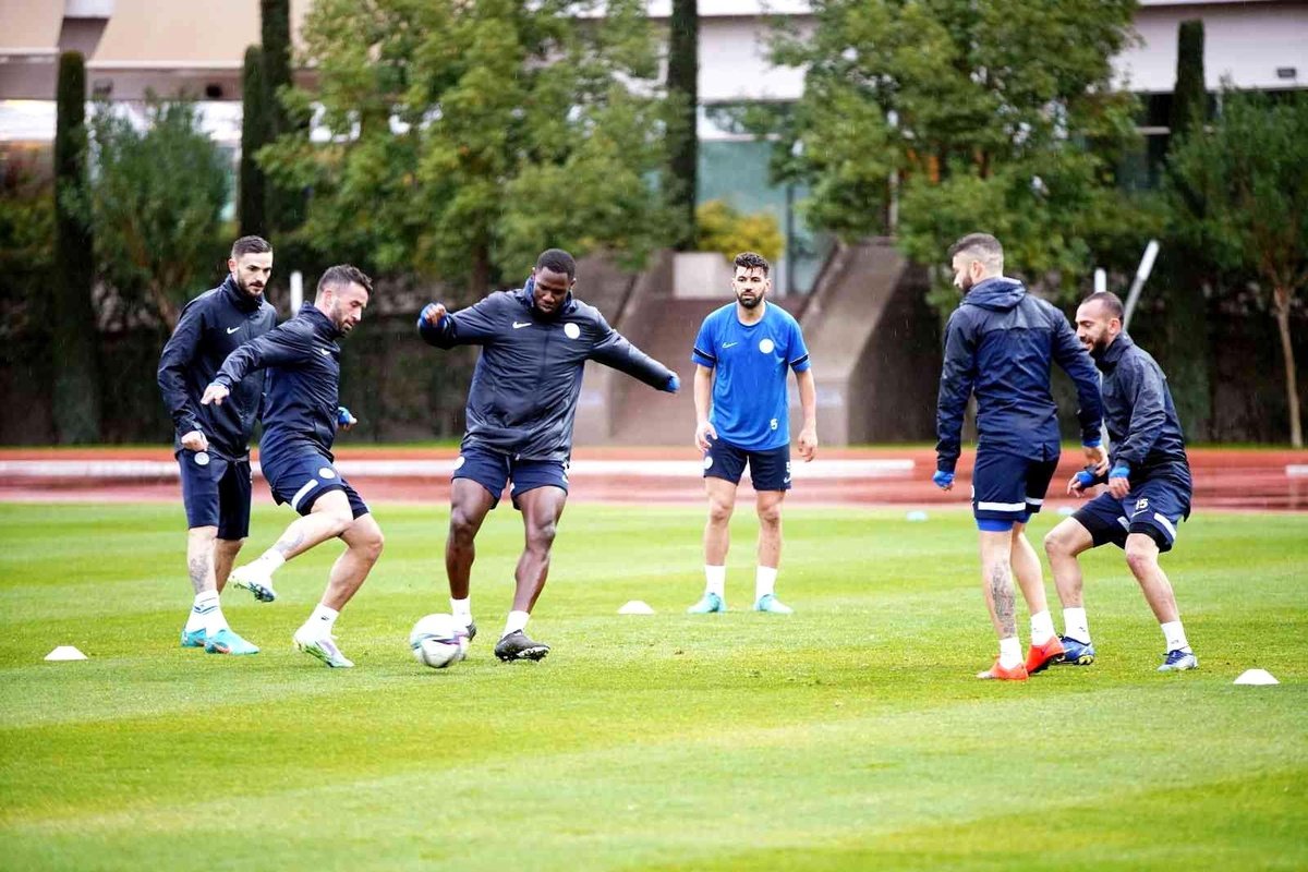 Çaykur Rizespor milli arayı Antalya\'da geçirecek