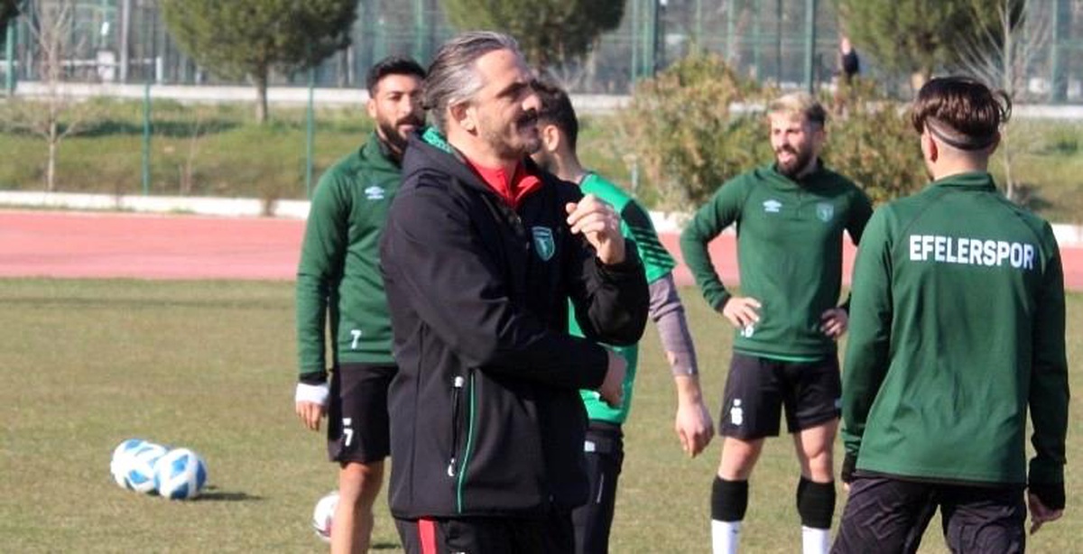 Efeler 09 SFK Teknik Direktörü Boyar; "Umudumuzdan hiç bir şey kaybetmedik"