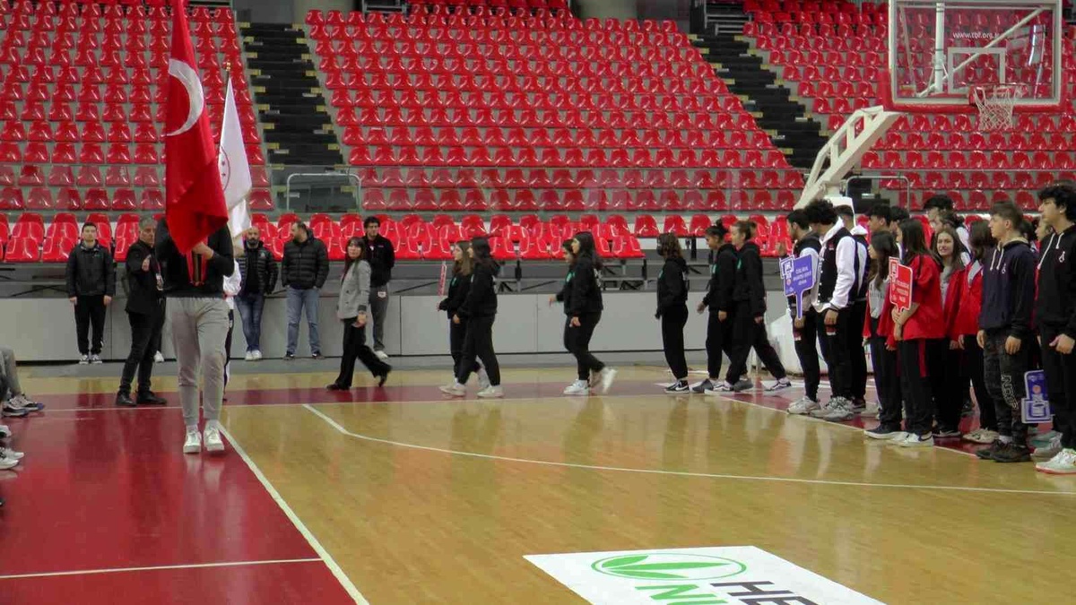 Okul Sporları Basketbol Gençler Türkiye Birinciliği Kayseri\'de başladı