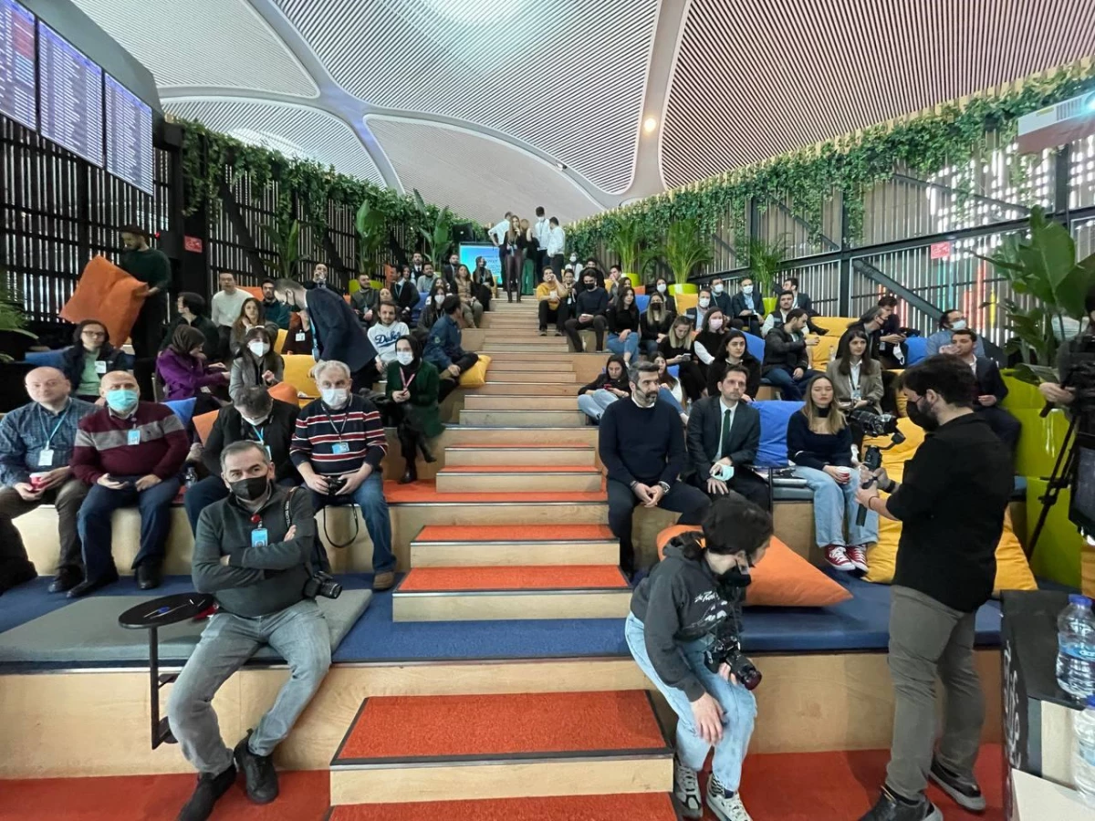 İstanbul Havalimanı\'nda gençlere özel "Youth Lounge" hizmete açıldı