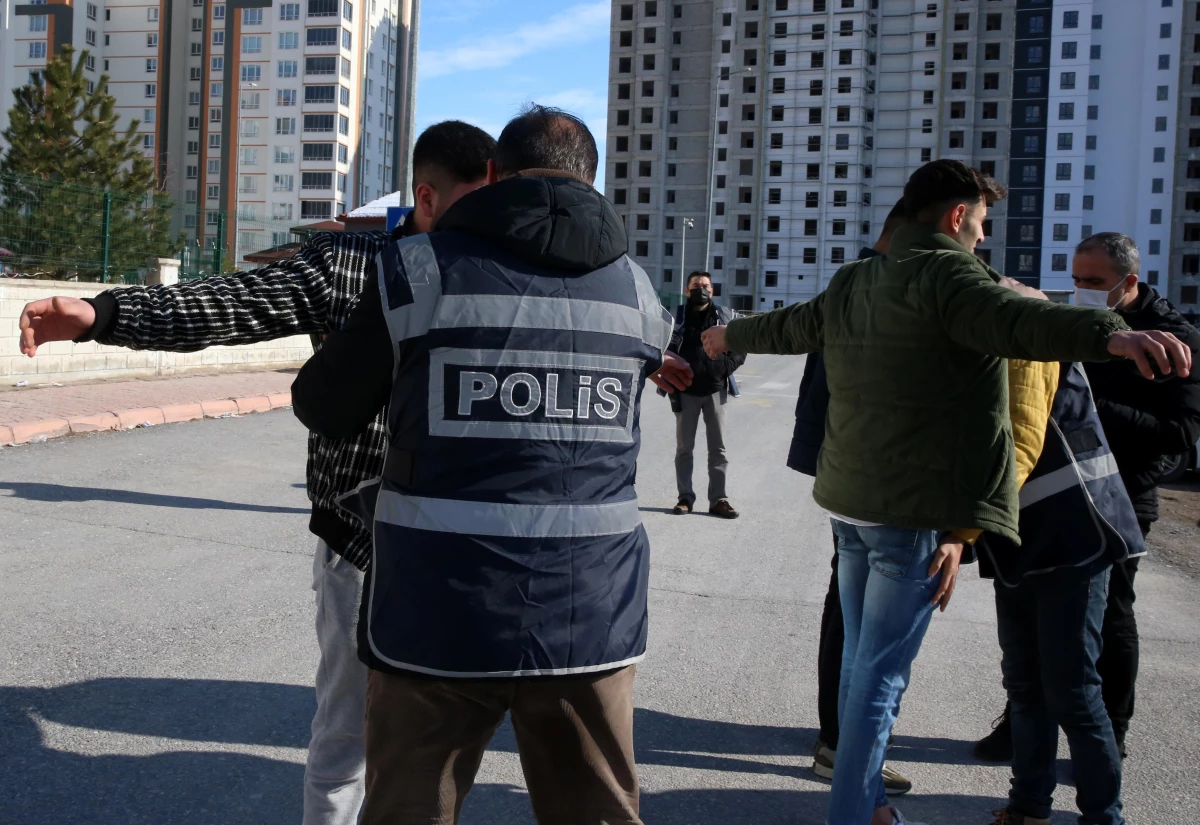 Kayseri\'de polis ekiplerinden okul çevrelerinde denetim