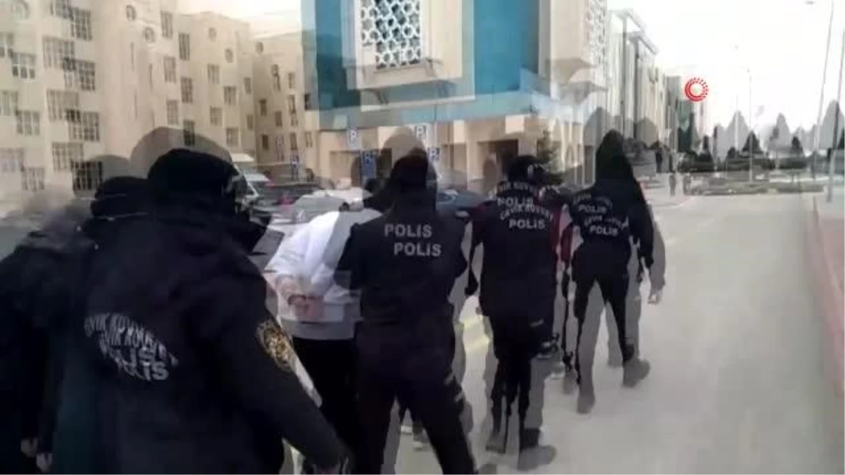 Konya\'da zehir tacirlerine operasyon: 5 tutuklama