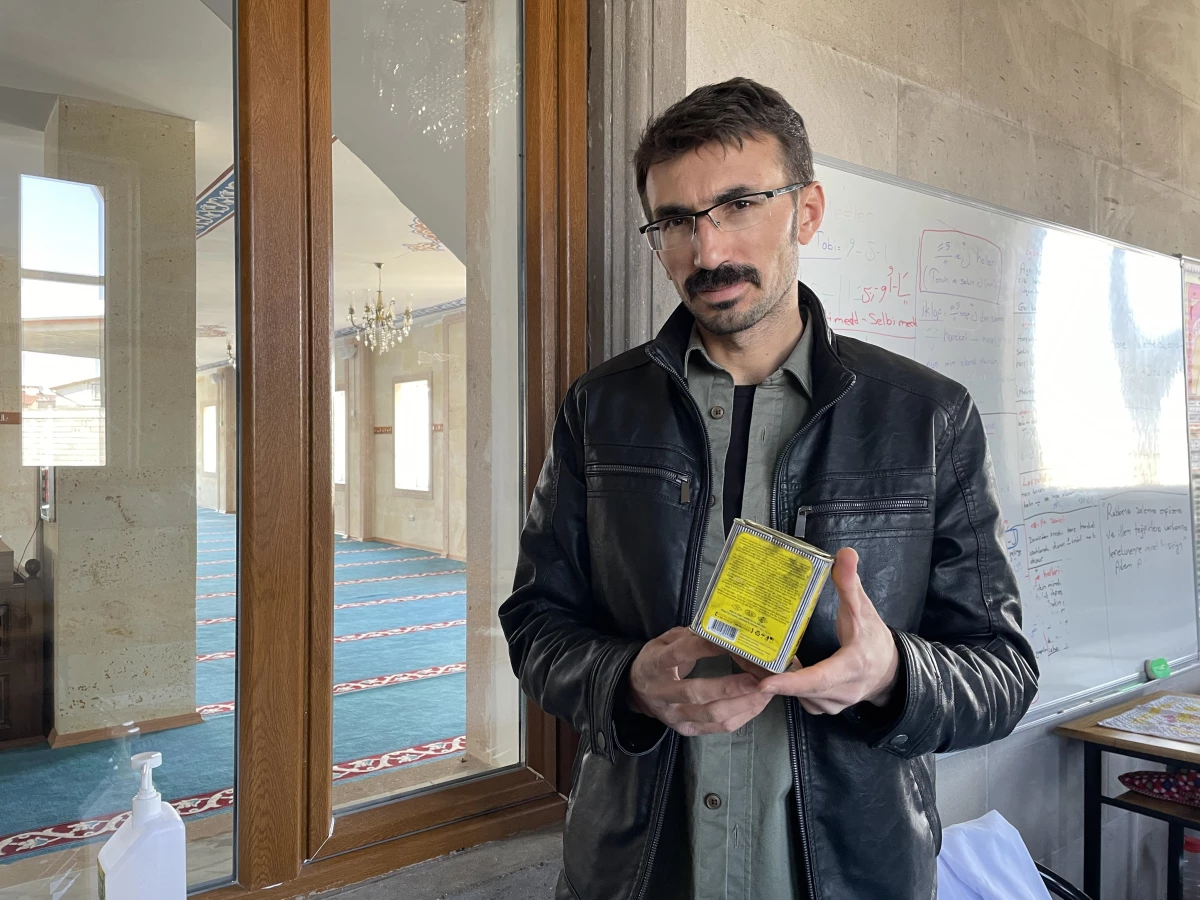 Nevşehir\'de caminin sadaka kutusundan para çalınması güvenlik kamerasına yansıdı