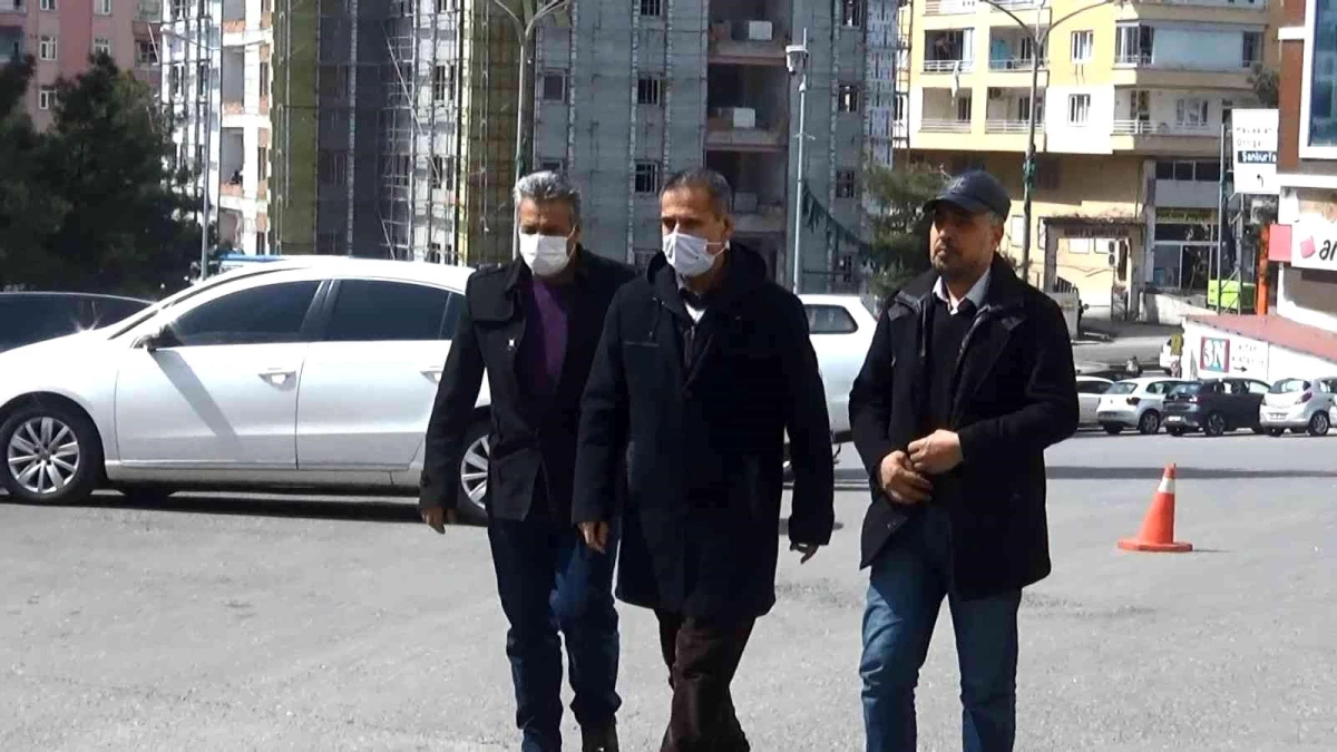 Oğlunun karaciğeriyle yaşayan baba, HDP\'den oğlunu isteyerek evlat nöbetine katıldı