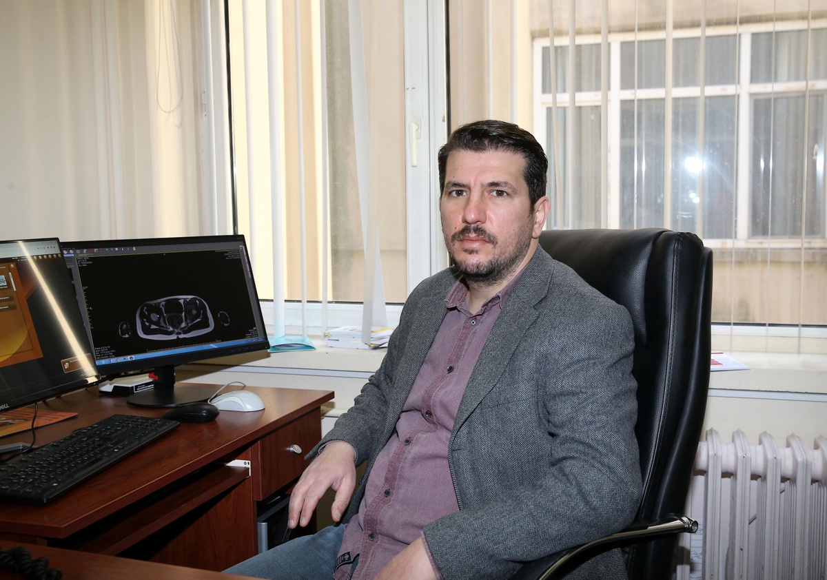 Sivas\'ta sokak köpeğinden kaçarken otomobilin çarpması sonucu yaralanan çocuk taburcu edildi