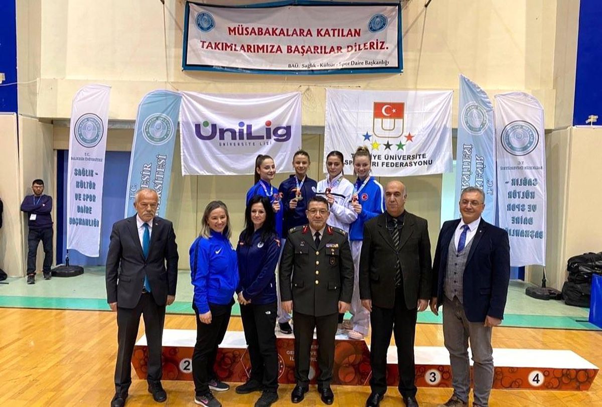 SUBÜ\'lü karatecilerden 4 madalya