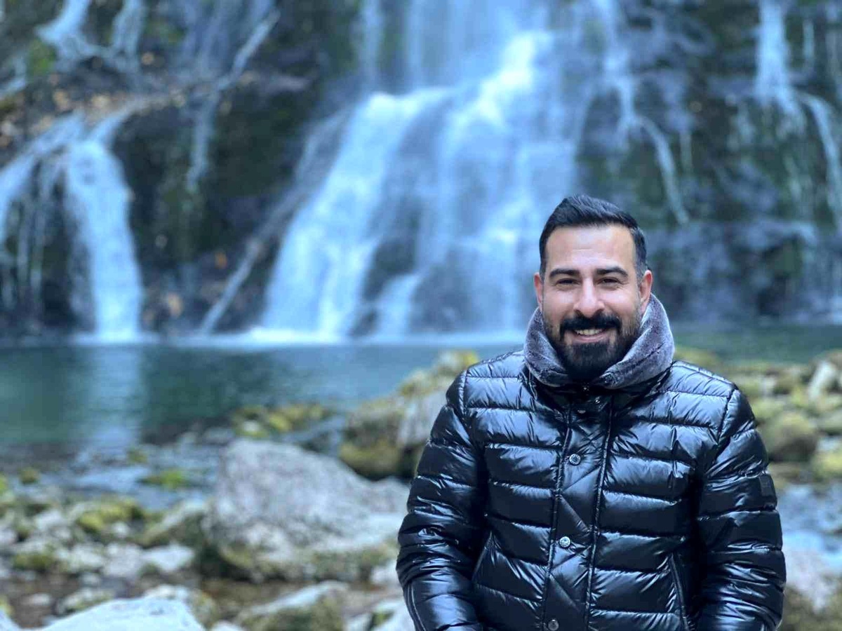 Türkiye\'nin tüm illerini gezdi, şimdi dünyayı geziyor