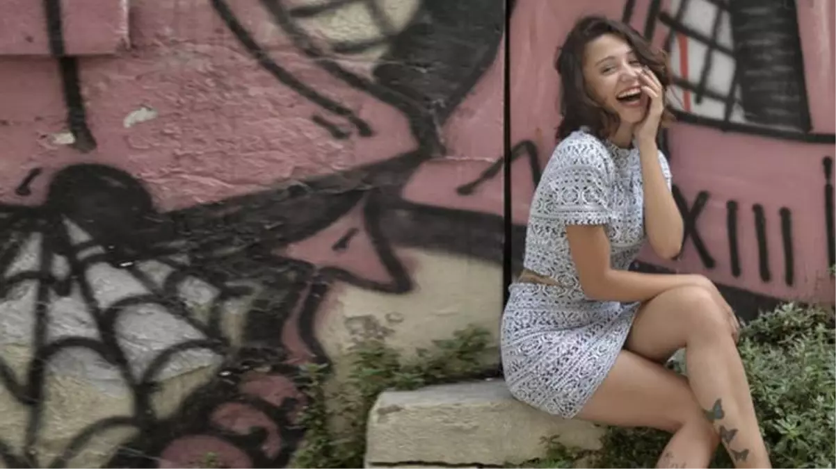 Zeynep Bastık, kışı hafif atlatıyor! Bikinili fotoğraflarını takipçileriyle paylaştı