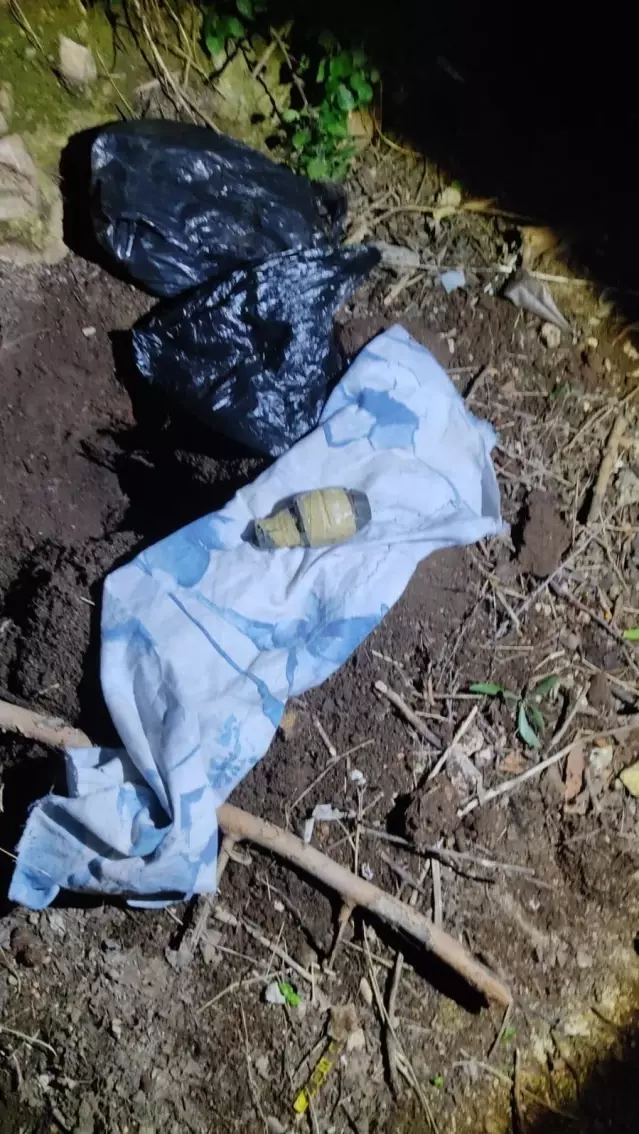 Son dakika haber... Yol kenarına el bombası atılmasıyla ilgili gözaltı sayısı 5'e yükseldi