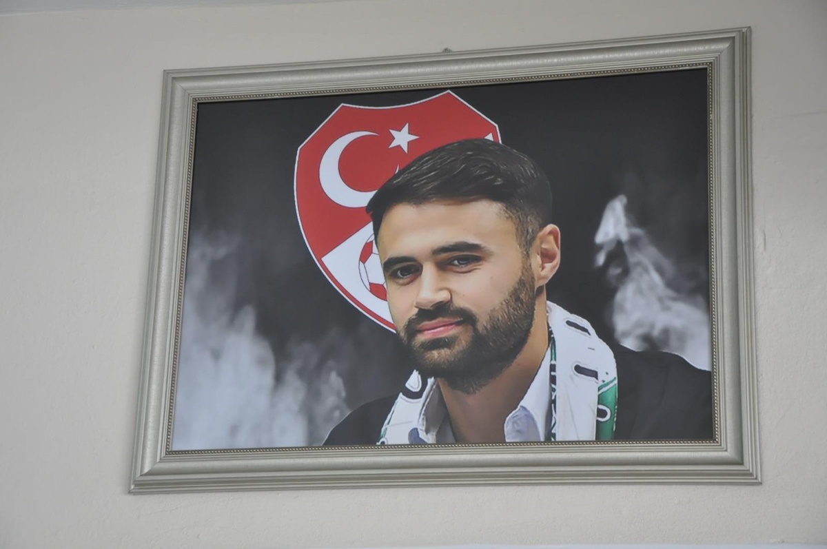 Ahmet Çalık\'ın ismi Kars\'ta kütüphaneye verildi