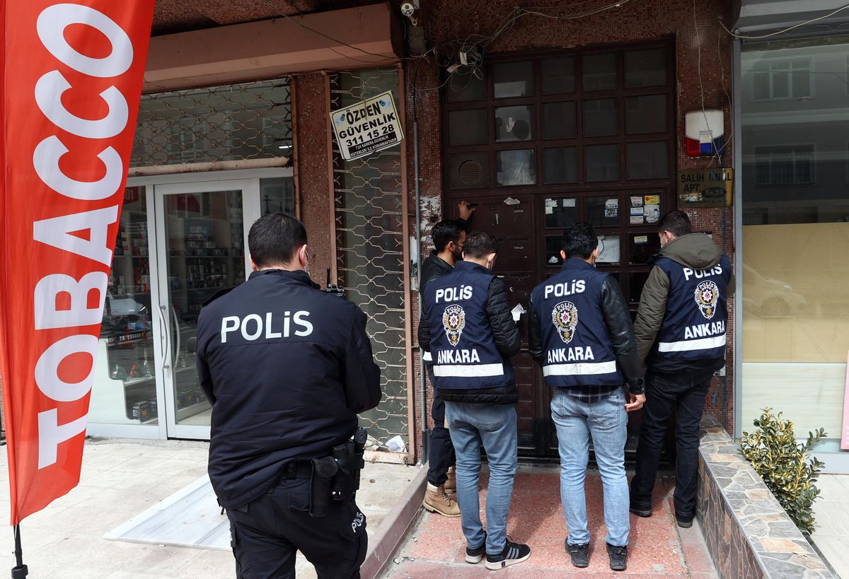 Ankara\'da uyuşturucu satıcılarına yönelik "gündüz" operasyonları düzenlendi