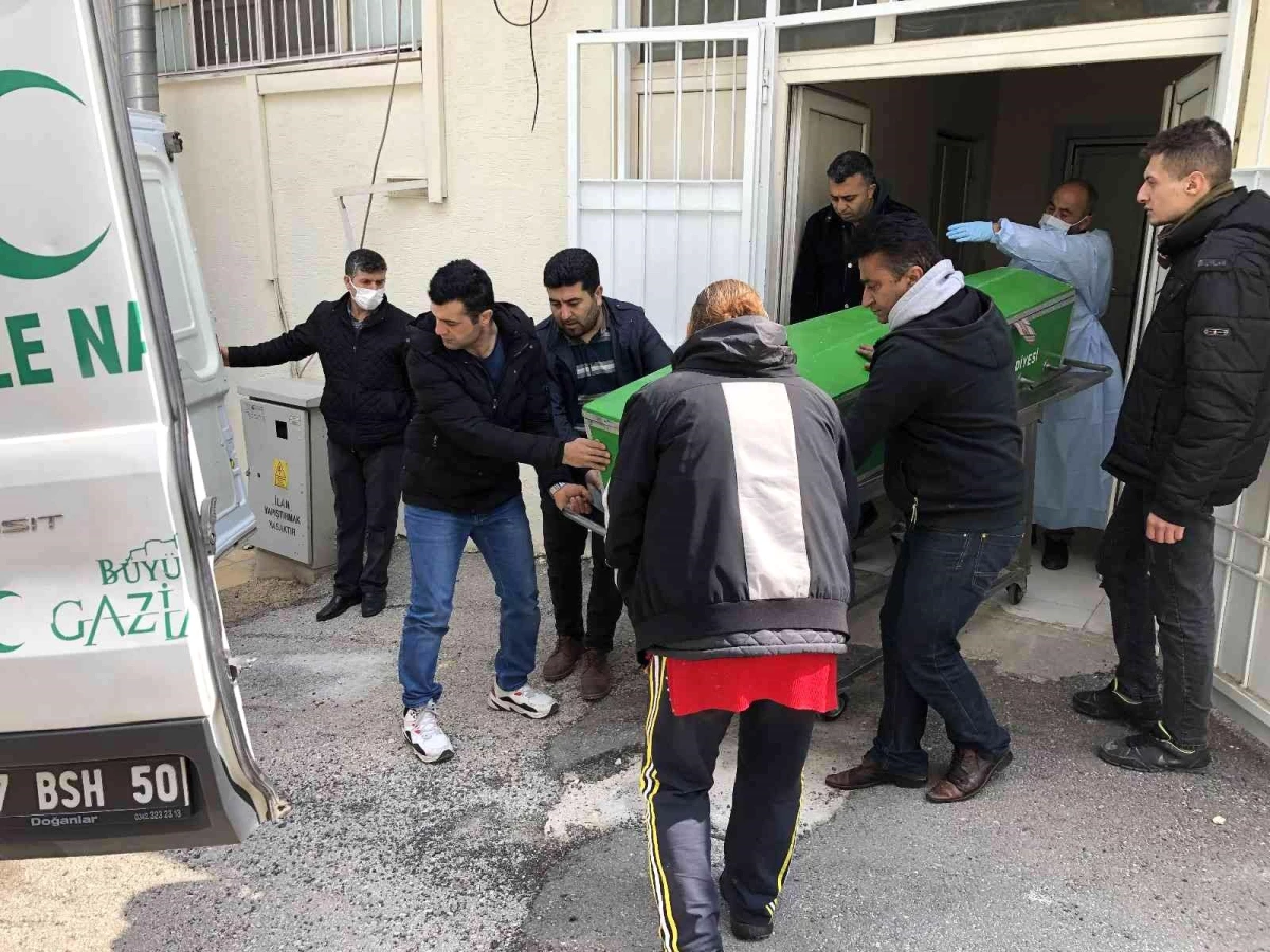 Berber koltuğunda öldürülen genç, son yolculuğuna uğurlandı