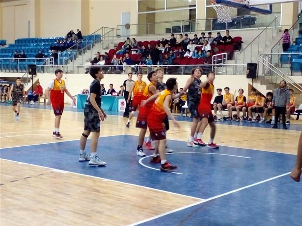 Bilecik\'in ev sahipliğini yaptığı Okul Sporları Genç B Basketbol Müsabakaları tamamlandı