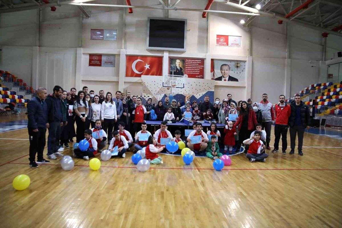 Down sendromlu çocuklar sporla eğlendi