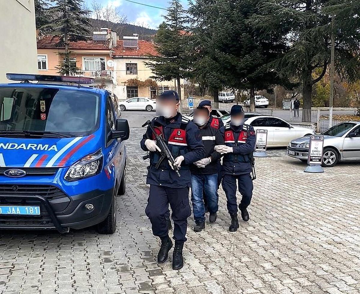 Güvenlik kamerasını hesaba katmayan hırsız yakayı ele verdi