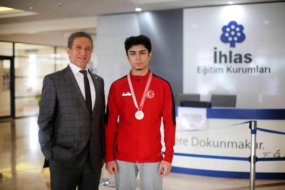 İhlas Koleji öğrencisi karatede Türkiye 3.\'sü oldu