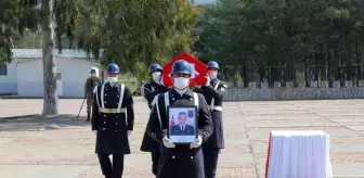 Kalp krizi nedeniyle yaşamını yitiren Jandarma Başçavuş Güven, toprağa verildi