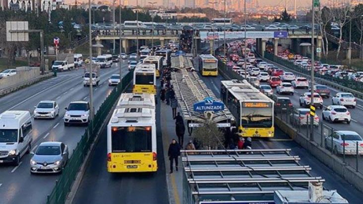 Kritik toplantı başladı: İstanbul\'da ulaşıma zam yapılacak mı?