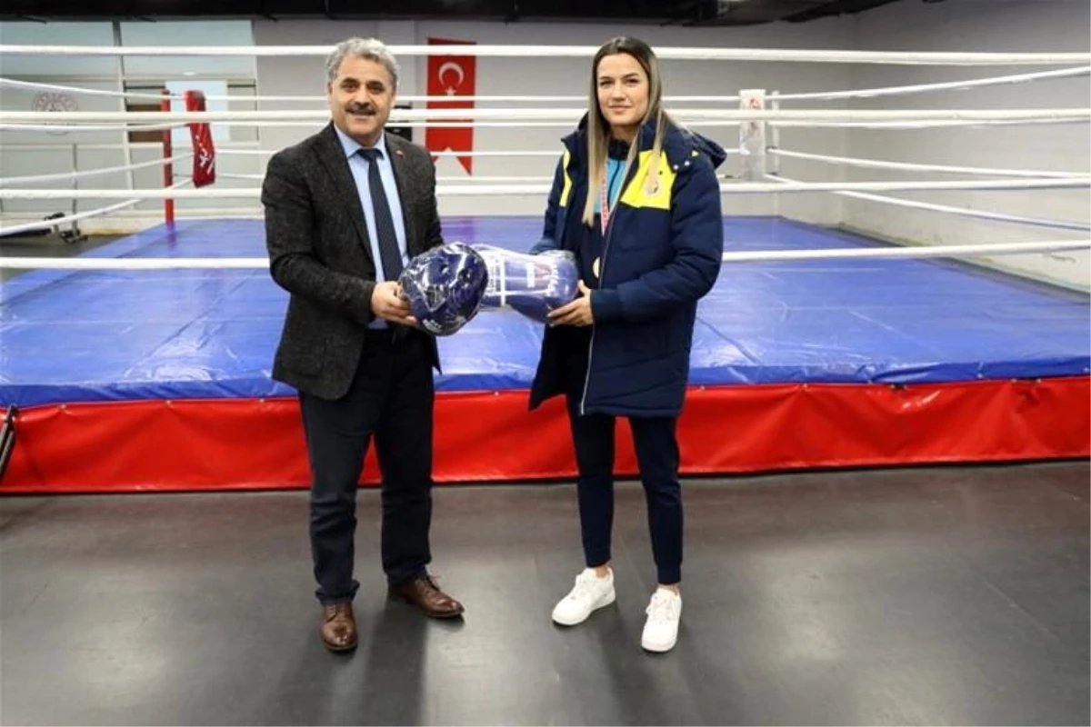 Malatyalı boksör Hatice Akbaş\'ın Avrupa Şampiyonluğu sevinci