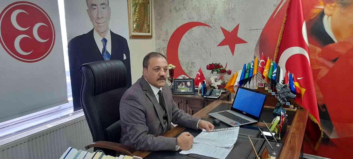 MHP İl Başkanı Naim Karataş, "Bunlar tiyatroya bile hakaret ediyor"