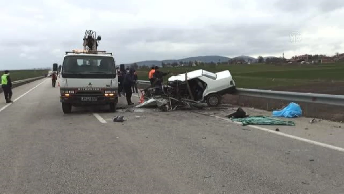 Taksiyle otomobilin çarpışması sonucu 1 kişi öldü, 2 kişi yaralandı