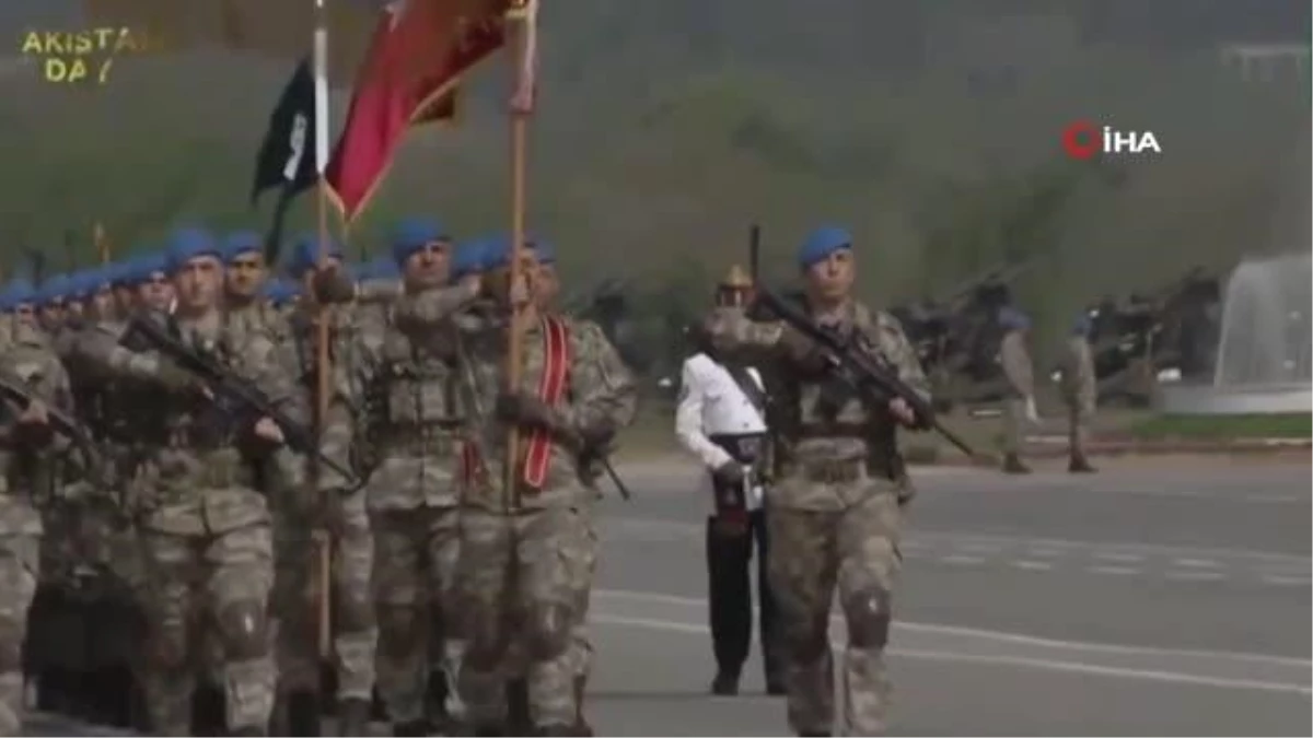Türk komandoları İslamabad\'daki Pakistan Milli Günü için yapılan askeri geçit törenine katıldı