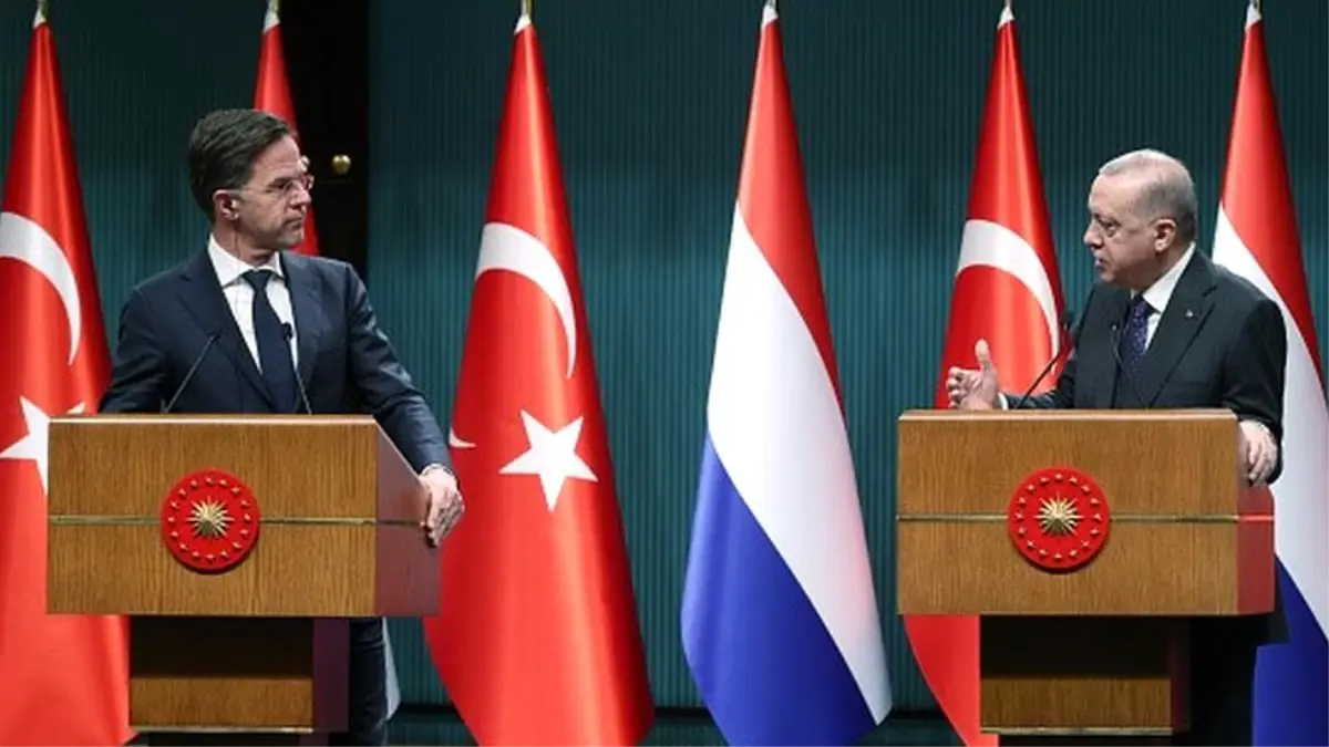 Rutte\'nin Ankara ziyareti Hollanda medyasında: Türkiye, Rusya ile Ukrayna arasında arabuluculuk için ideal ülke