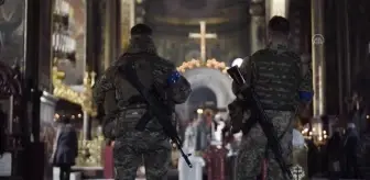 Ukraynalılar Aziz Volodymyr Katedrali'ndeki ayine katıldı