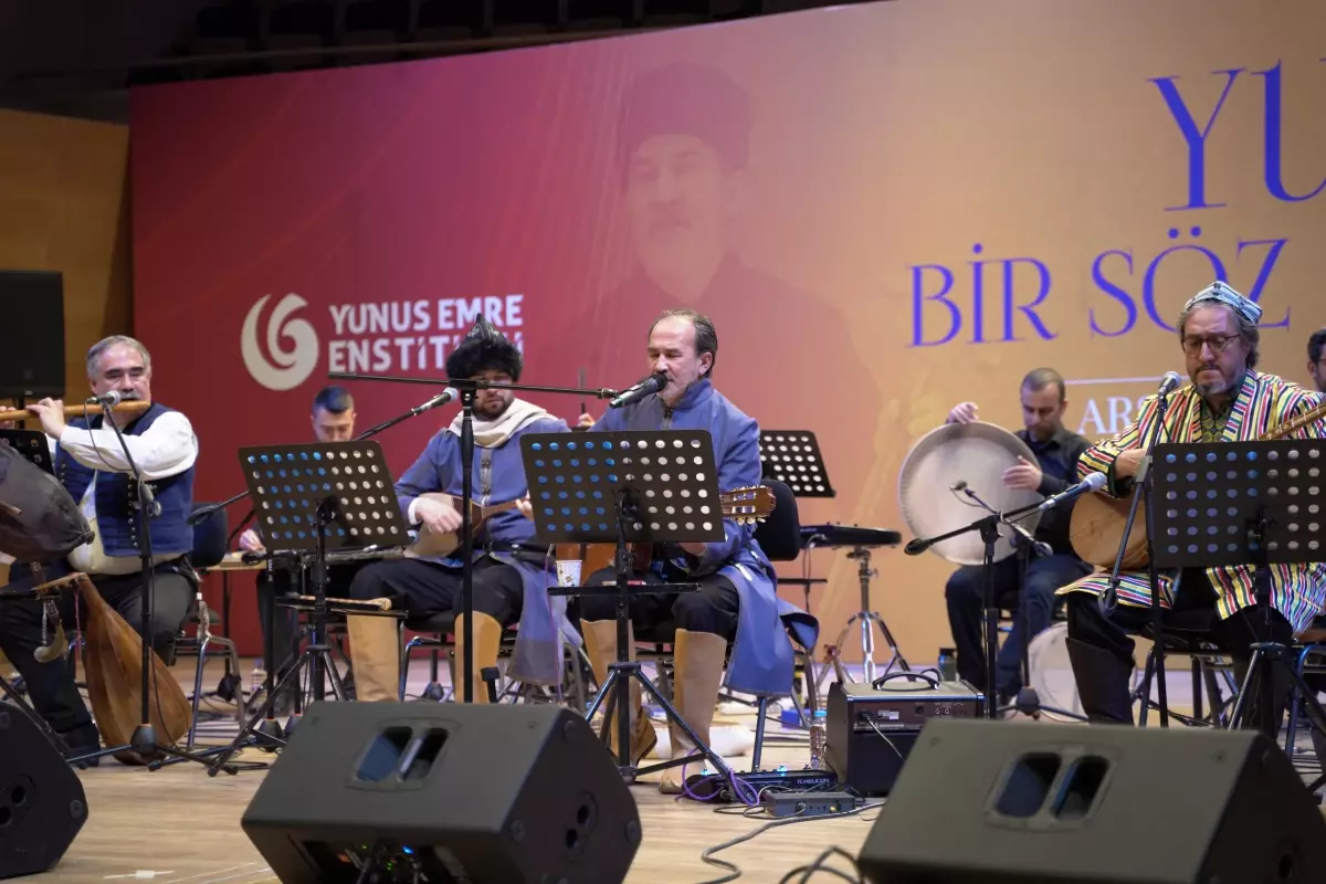 Yunus Emre\'nin dizelerine yapılan besteler, başkentteki konserde dinleyicilere sunuldu