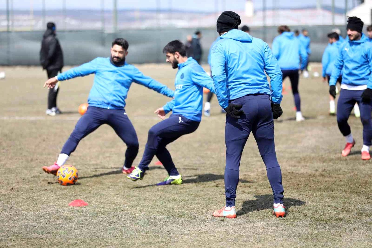 Afyonspor zorlu karşılamanın hazırlıklarını sürdürüyor