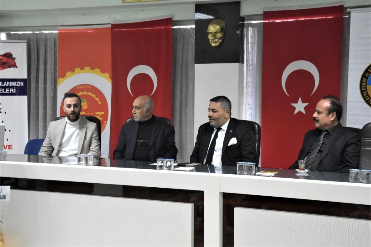 Başkan Sadıkoğlu: "Esnaf Odası başkanlarımızın gayretine şahidiz"
