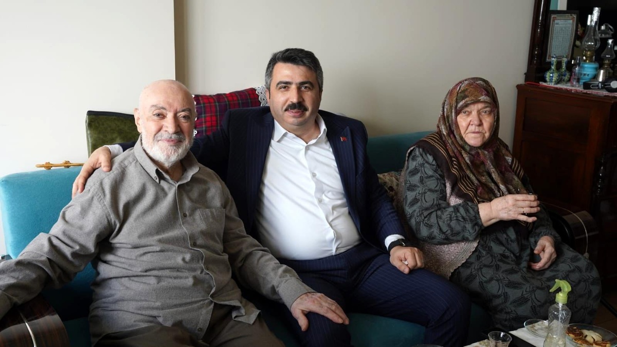 Başkan Yılmaz\'dan yaşlılara vefa ziyareti