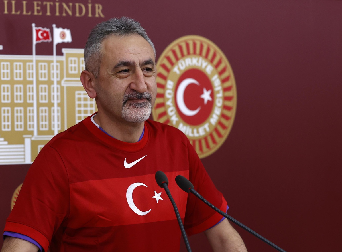 CHP\'li Adıgüzel, yeni spor yasası teklifini eleştirdi Açıklaması