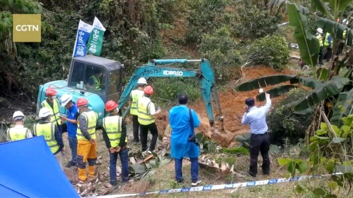 Çin\'de düşen uçağın motor ve türbin parçaları bulundu