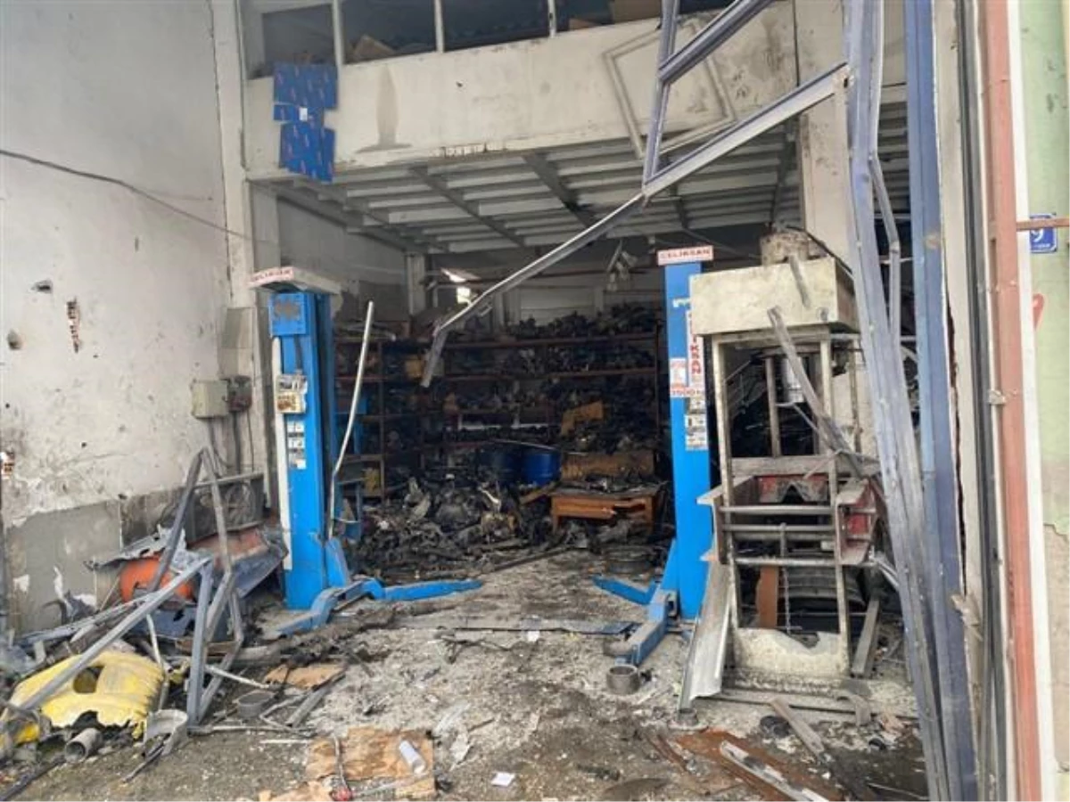 Diyarbakır\'da sanayi sitesindeki bir iş yerinde patlamada 5\'i ağır 10 kişi yaralandı