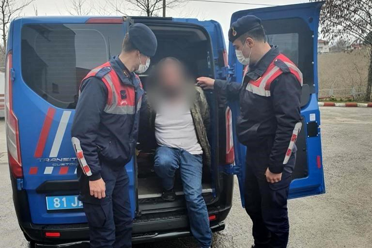 İstanbul\'dan Akçakoca\'ya gelince yakalandı