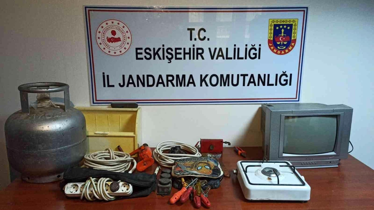 Son dakika: Jandarma hırsızlık şüphelisini kısa sürüde yakaladı