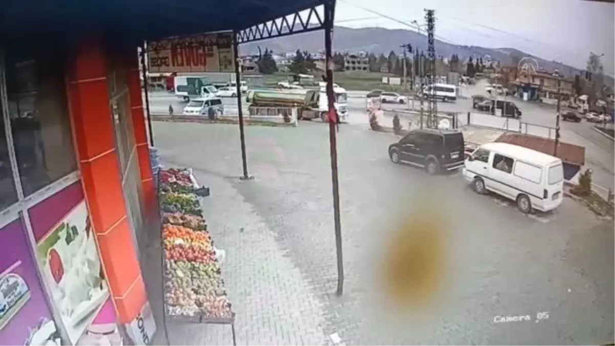 Son dakika haberi: KAHRAMANMARAŞ - 15 kişinin yaralandığı zincirleme kaza kamerada