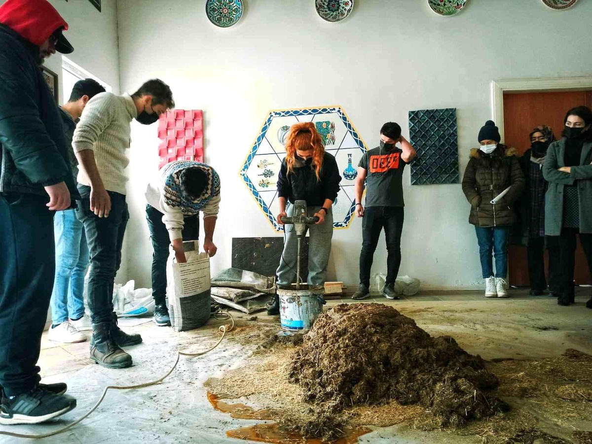Karacasu\'da geleneksel kerpiç ve sıkıştırılmış toprak tekniği konuşuldu